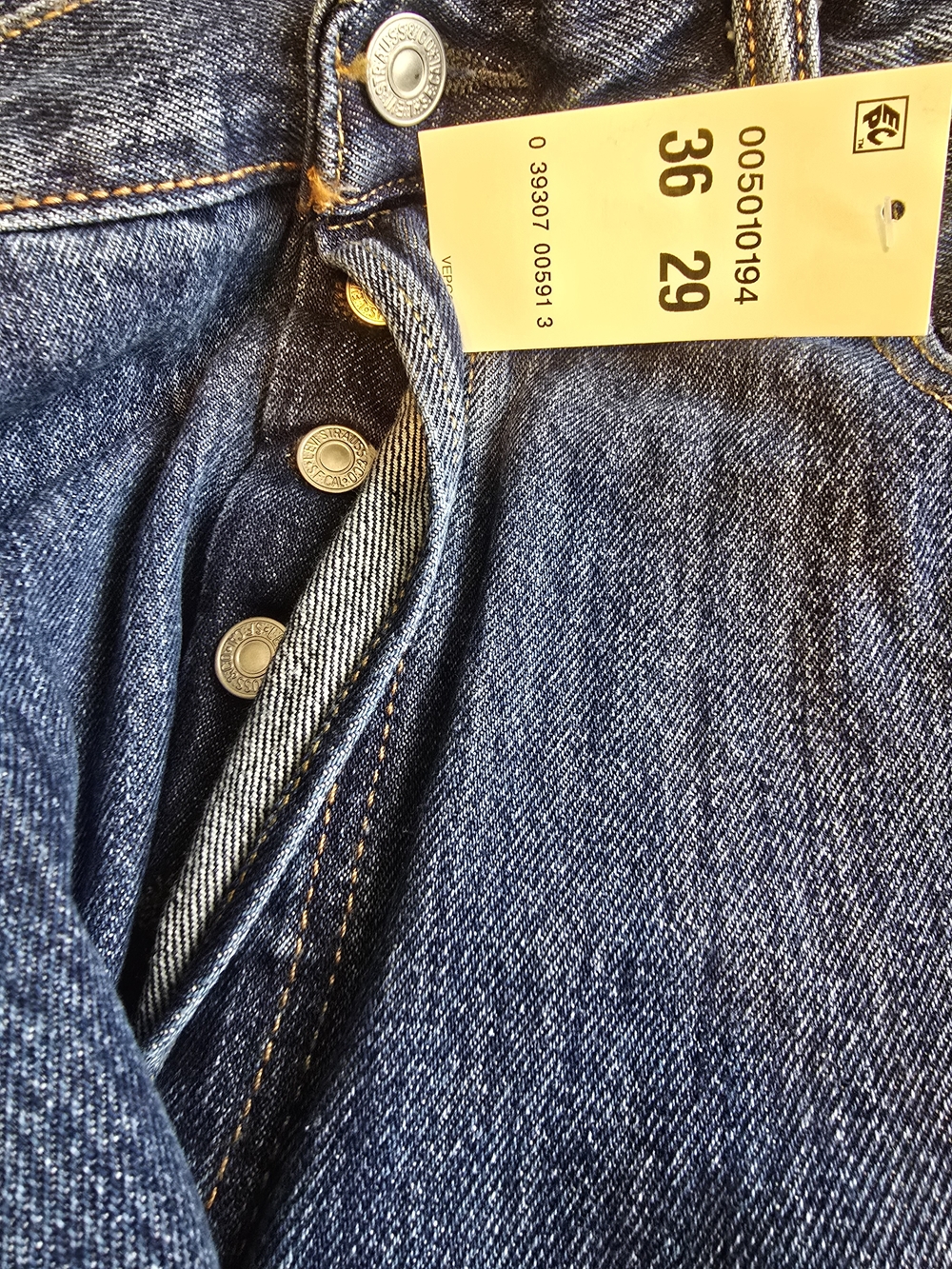 NWT Levi's 501 Straight Men's Button Fly Jeans in Blue Denim Sz 36/29 - Picture 3 of 3